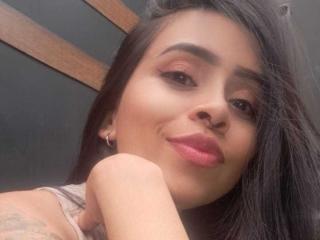 PaulinnaRodriguez - Live Sex Cam - 23824449