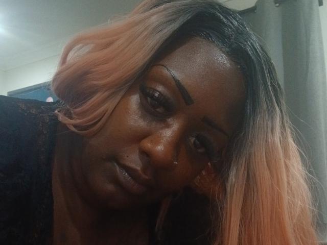 ExoticChocolit - Live sex cam - 23835057