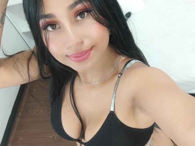 XCandyAlejaX - Live sex cam - 23839705