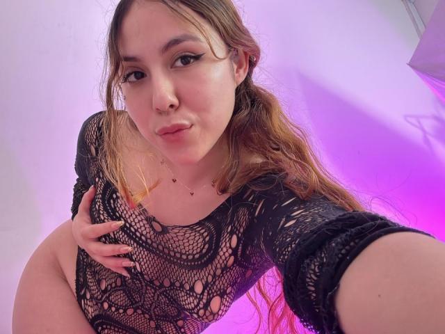 AmberlStha - Live Sex Cam - 23842933