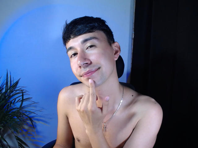OliverHot69 - Live sex cam - 23845521