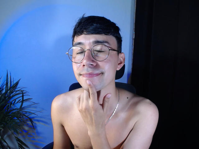 OliverHot69 - Live sex cam - 23845537