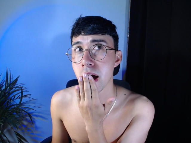 OliverHot69 - Live sex cam - 23845545