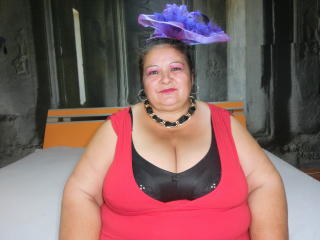 FloryMarlow - Live chat sexy with a immense hooter Lady over 35 