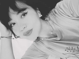 CharlotteBliss - Live Sex Cam - 23849357