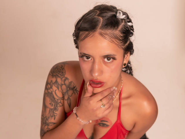 EvaaJhones - Live sex cam - 23852357