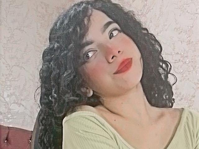 EmmaCowperr - Live Sex Cam - 23855237