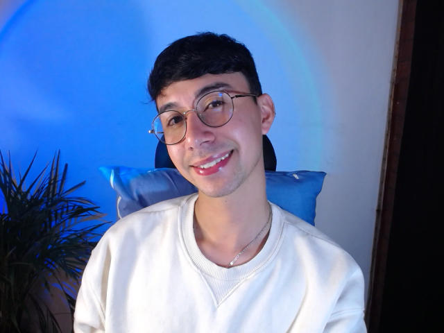 OliverHot69 - Live Sex Cam - 23860761