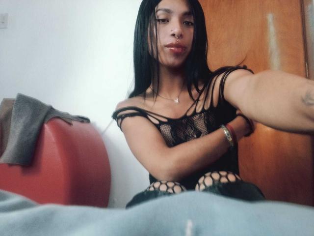 KatieBeckers - Live sex cam - 23860945