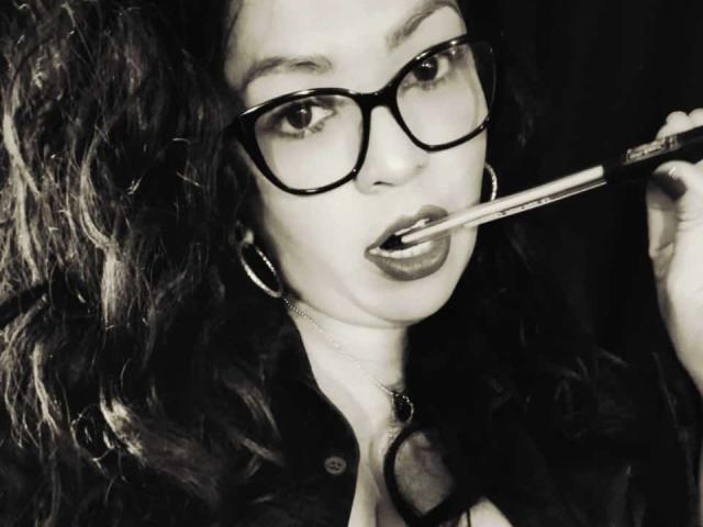 KarenCurlyHair - Porno na żywo i seks kamera - 23861765