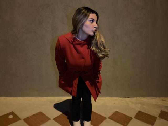 AtheneaRossi - Live sexe cam - 23864537