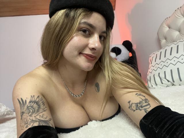 AtheneaRossi - Élő pornó és szexkamera - 23865161