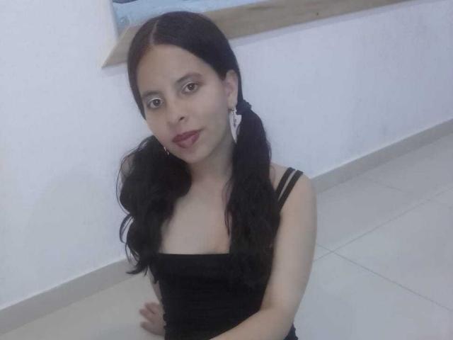 JuliaWaine - Live sex cam - 23868941