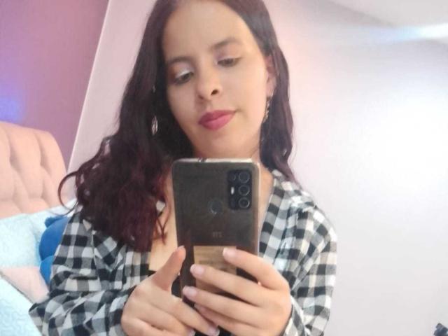 JuliaWaine - Live sex cam - 23868953