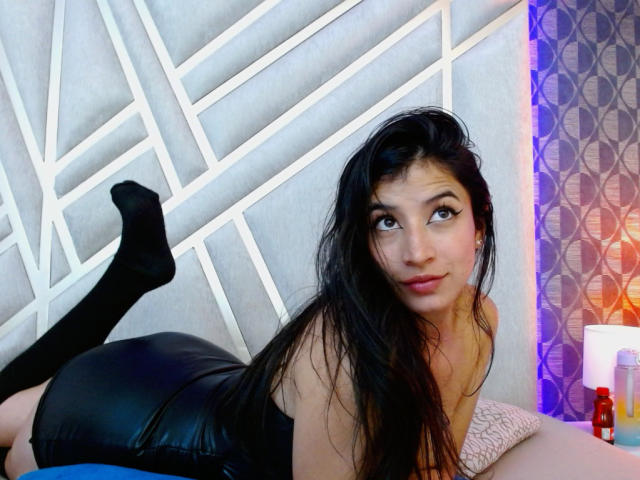 NaiaSanders - Live porn &amp; sex cam - 23870745