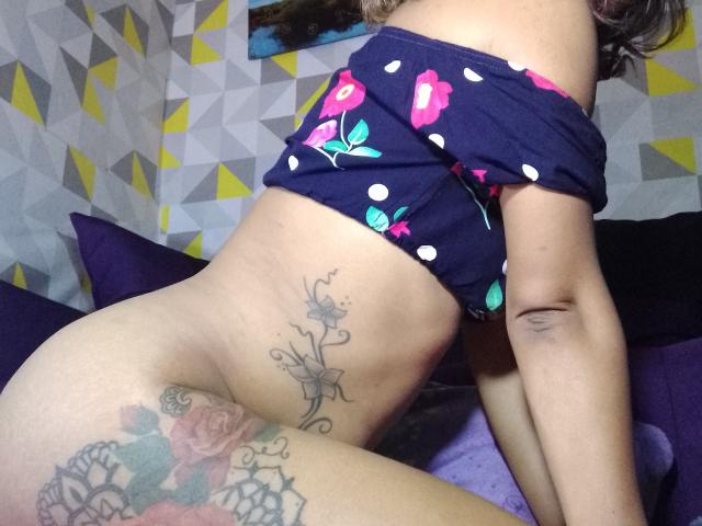 AnniaTattoo - Camera khiêu dâm &amp; quyến rũ trực tiếp - 23870989