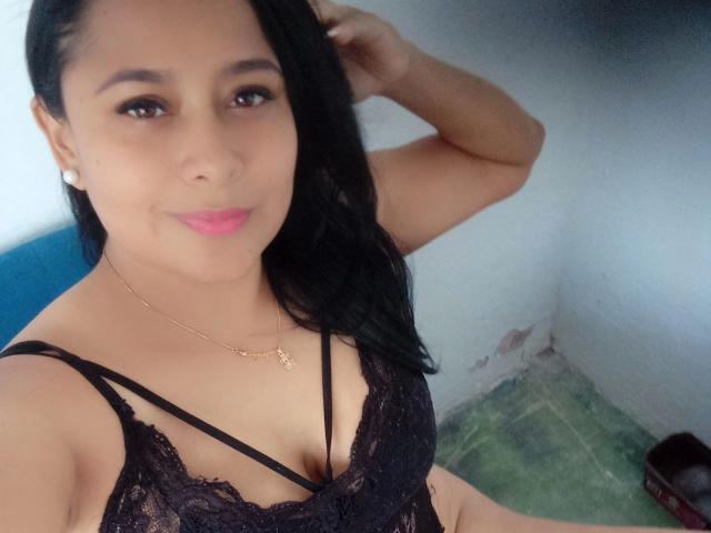 HeisseEvelin-hot - Live Sex Cam - 23873209