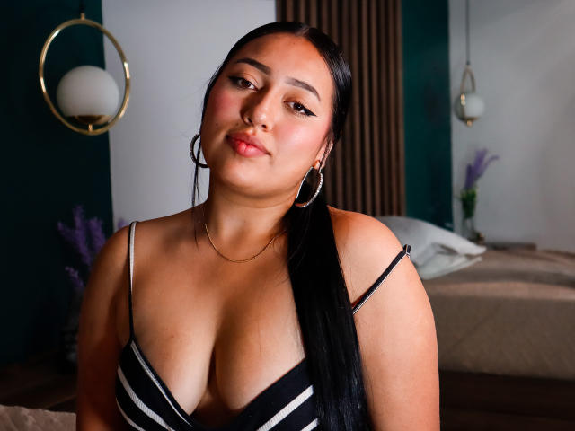 VioletDeng - Live Sex Cam - 23877185