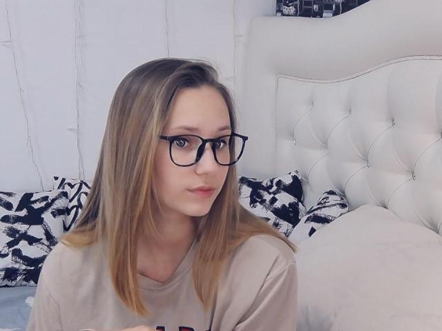 HotCaramells - Live sex cam - 23884301