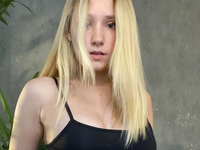 HotCaramells - Live porn &amp; sex cam - 23884305
