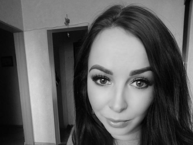 AlbertinaBertie - Live porn &amp; sex cam - 23884505