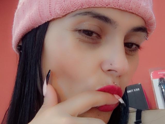 CharlotteCrofort - Live sex cam - 23885117