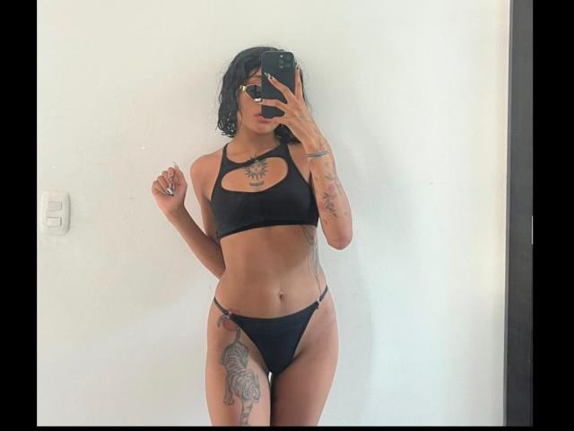 SalomeMille - Live sex cam - 23885977