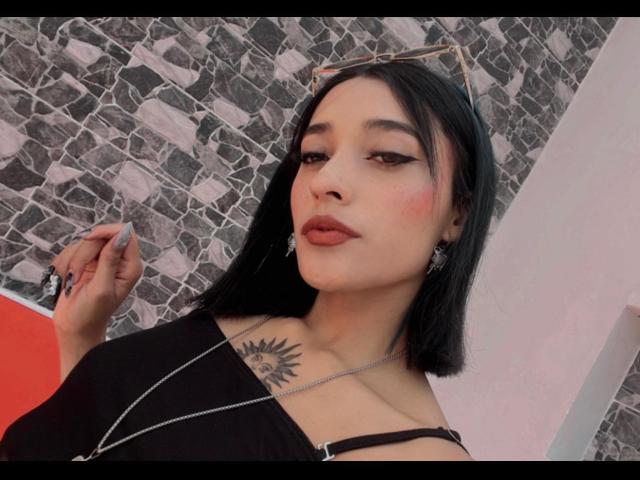 SalomeMille - Live Sex Cam - 23885997