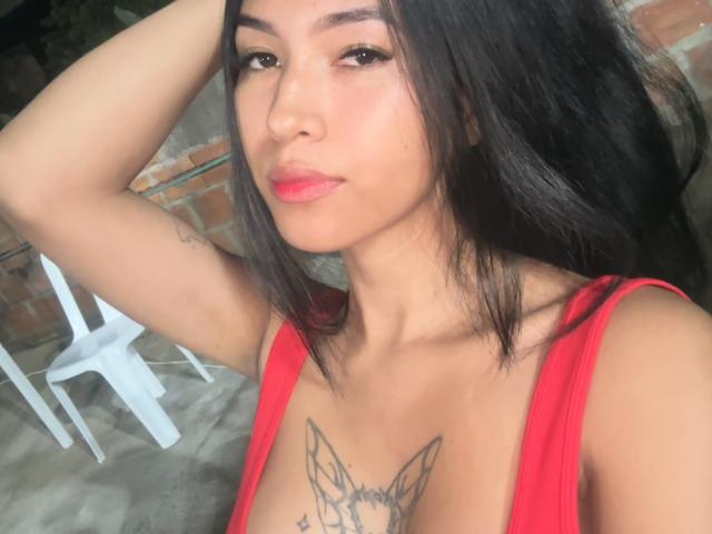 AmyyButterfly - Live sex cam - 23904377