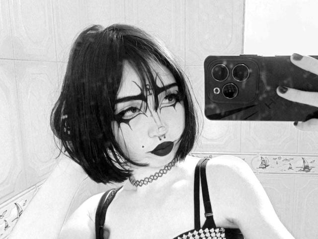 MillaHottLove69 - Live Sex Cam - 23907013
