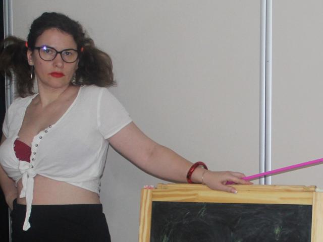 KinkyKosmina - Sexe cam en vivo - 23907577