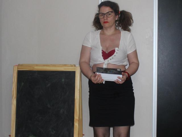 KinkyKosmina - Sexe cam en vivo - 23907605