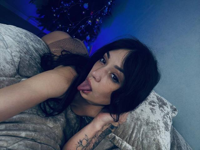 MoniFoxy - Live porn &amp; sex cam - 23914349