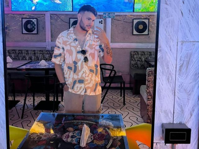 HenryEdward - Live Sex Cam - 23915245