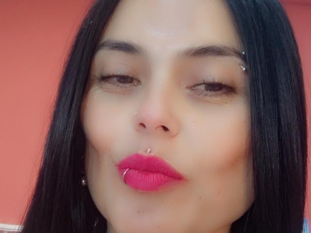 CharlotteCrofort - Live porn &amp; sex cam - 23915333