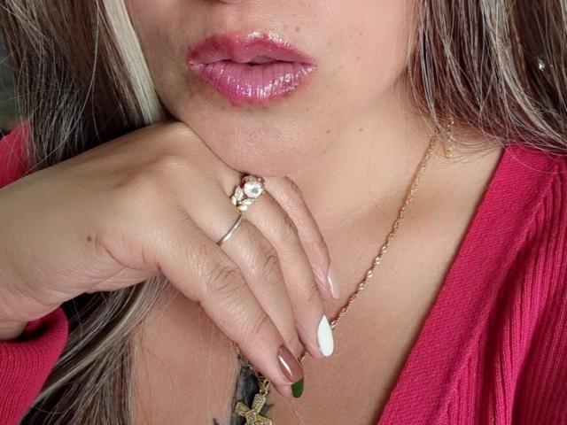 AlessadraJones - Live porn & sex cam - 23918249