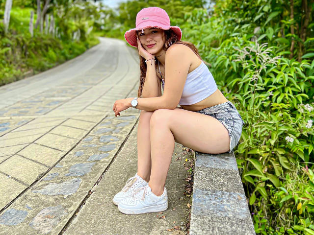 LeylakWith - Live sex cam - 23921661