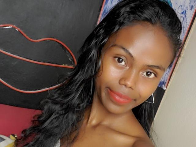 SaveurExotique - Live sex cam - 23924821