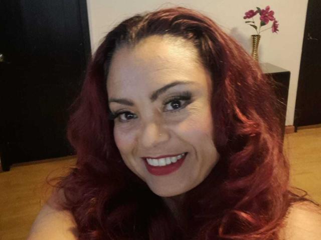 ChrissyKnox - Live Sex Cam - 23940057