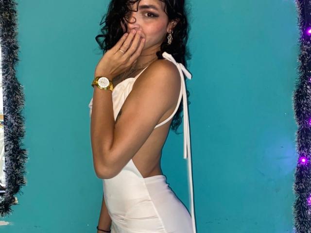 TiffanyFire - Live sex cam - 23942353