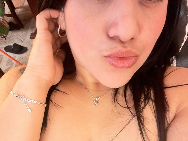 VivianaThomson - Live sex cam - 23943873