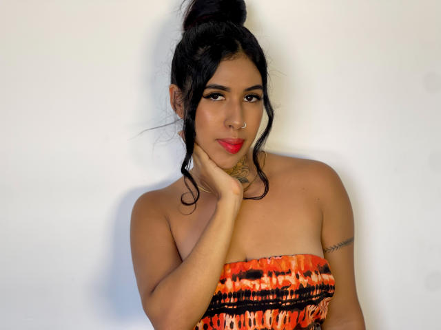 Chanelly - Live Sex Cam - 23945589