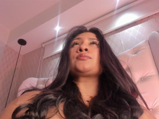 ShiaraRussi - Live porn &amp; sex cam - 23950677