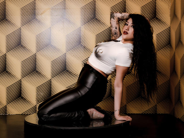 EmmaRosseti - сексуальная веб-камера в реальном времени - 23950889