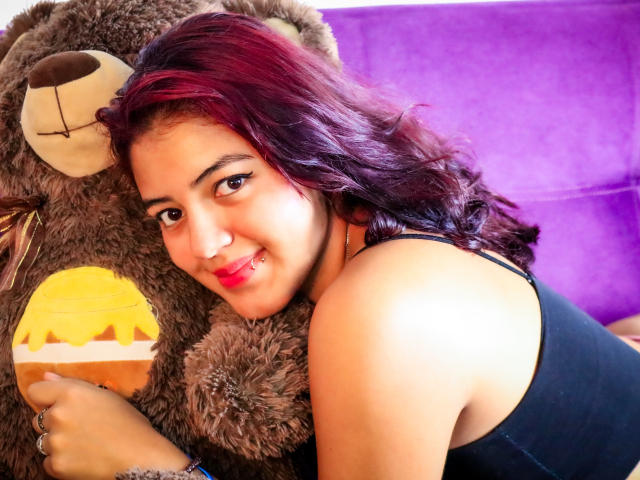 LucileFoster - Live porn &amp; sex cam - 23956509