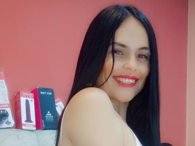 CharlotteCrofort - Live porn &amp; sex cam - 23956733
