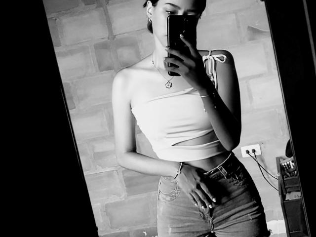 CaterinaRomano - Sexe cam en vivo - 23959377