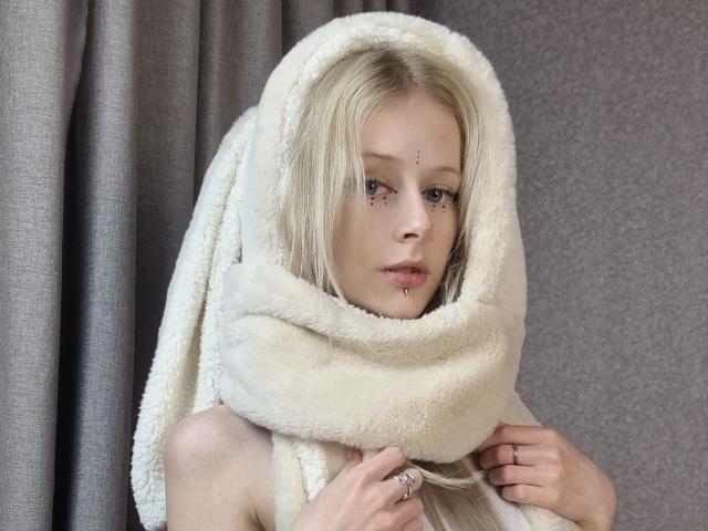 ExcitedBlizzard - Live sex cam - 23960137