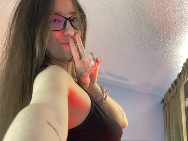 KatiaRogers - Live Sex Cam - 23969245
