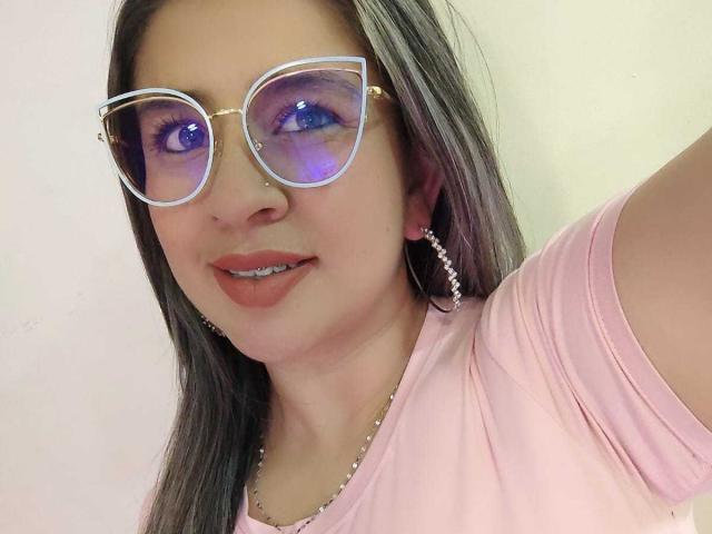 MelindaBoobs - Live sex cam - 23974169